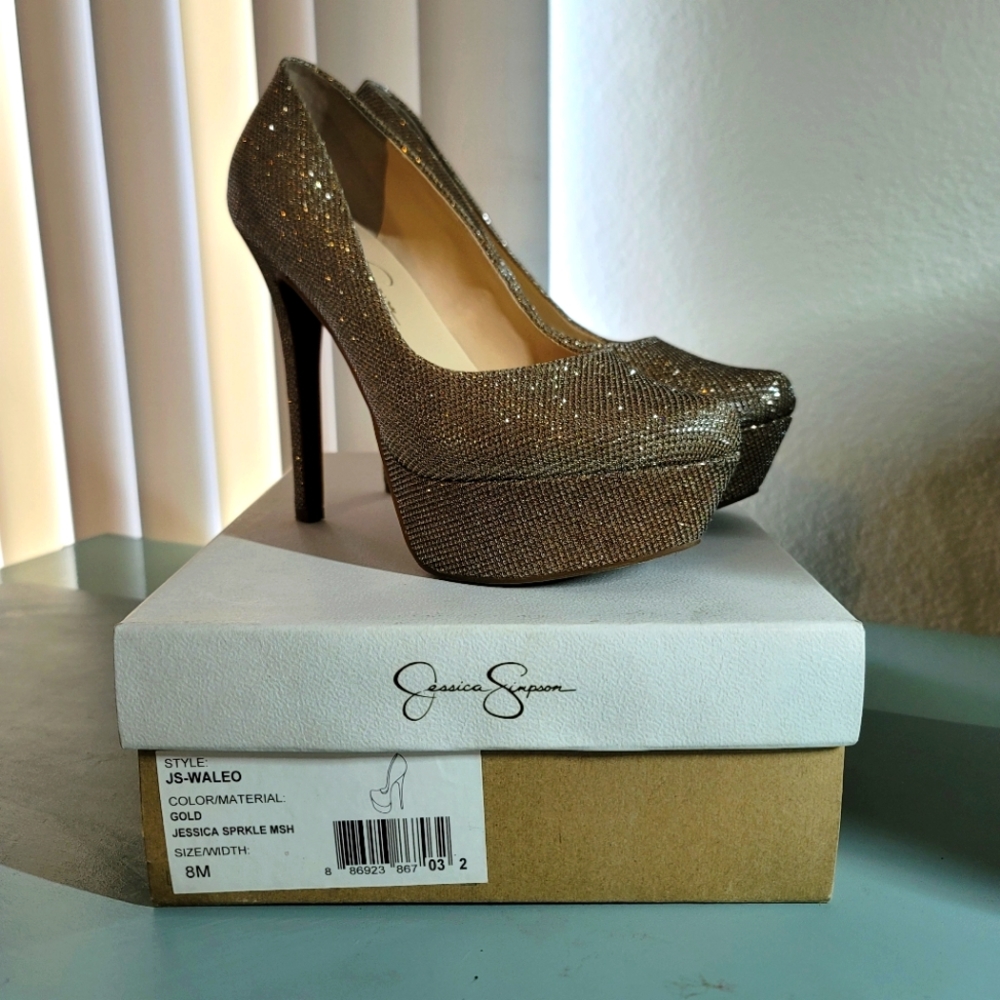 Jessica Simpson Waleo Gold Platform Size 8- Used